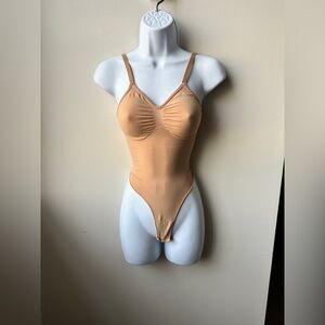 NWOT SKIMS Seamless Sculpt Brief Bodysuit Thong– Size S/M – Black